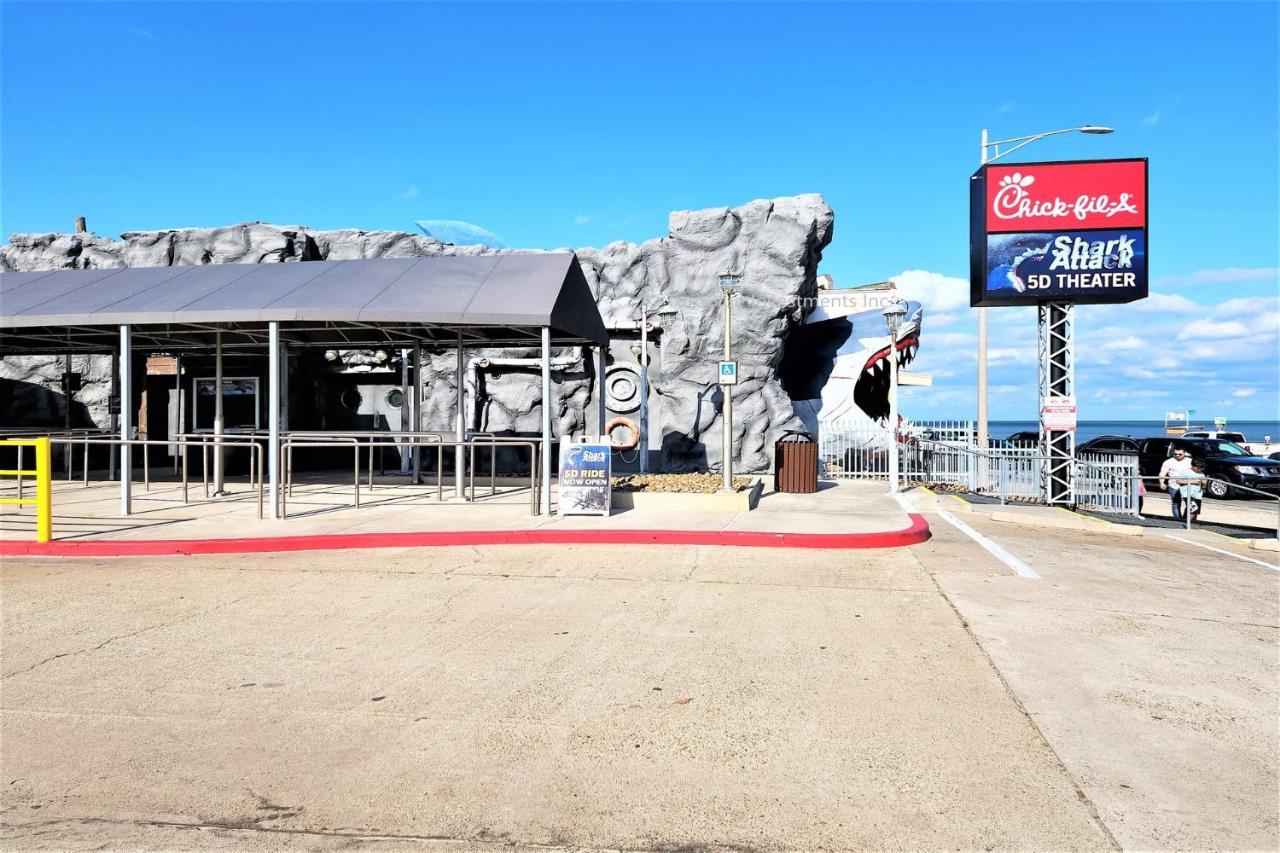 Casaazul-2605A-Couples Retreat By Beach & Pleasure Pier 1 Block Away- 2Bed 2Bath- 7 Minutes To Cruise Terminal 갤버스턴 외부 사진