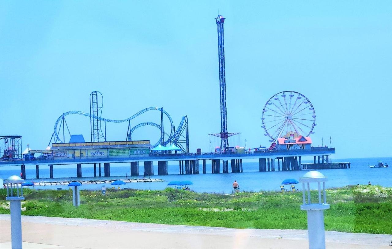 Casaazul-2605A-Couples Retreat By Beach & Pleasure Pier 1 Block Away- 2Bed 2Bath- 7 Minutes To Cruise Terminal 갤버스턴 외부 사진