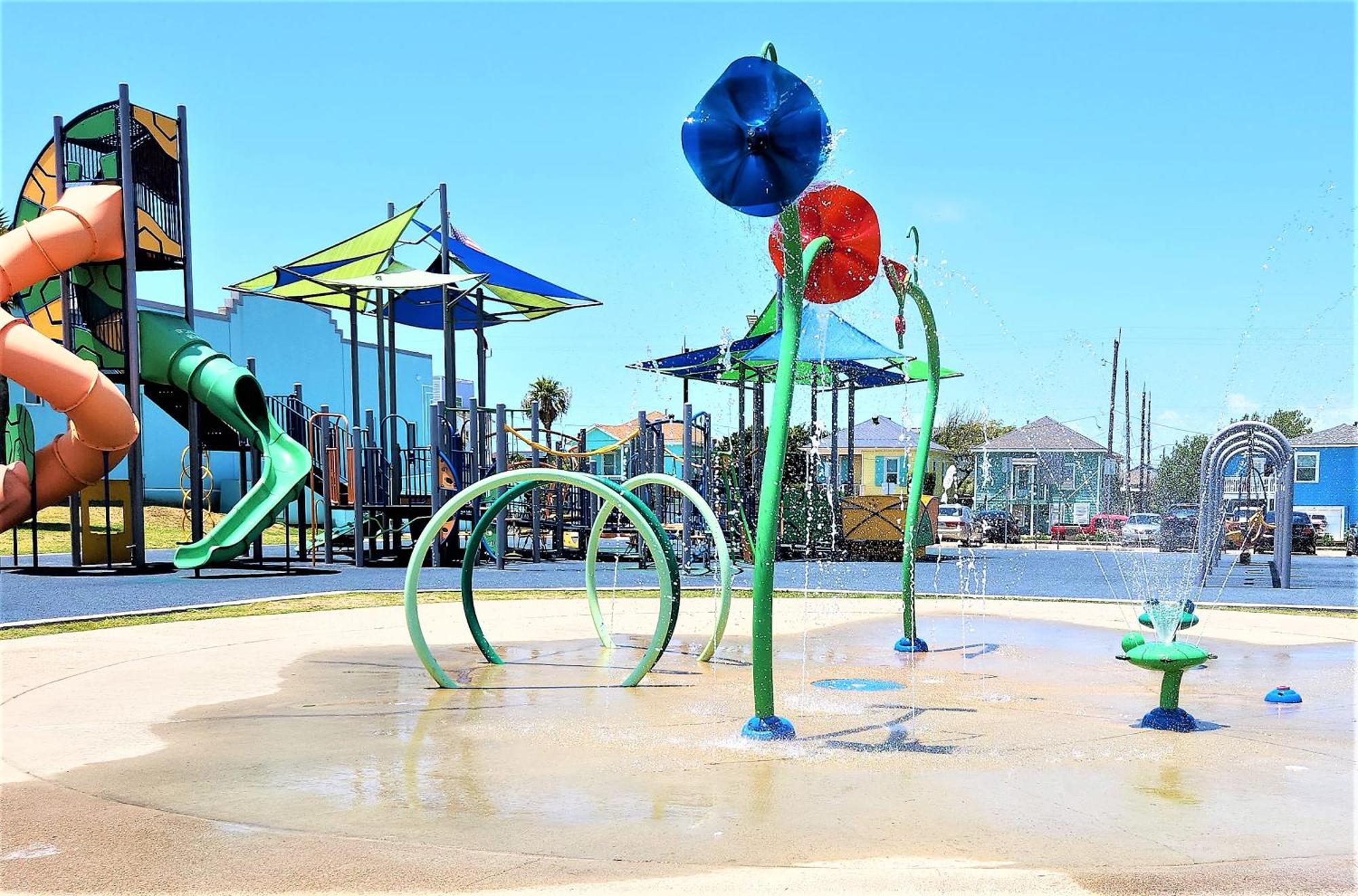 Casaazul-2605A-Couples Retreat By Beach & Pleasure Pier 1 Block Away- 2Bed 2Bath- 7 Minutes To Cruise Terminal 갤버스턴 외부 사진