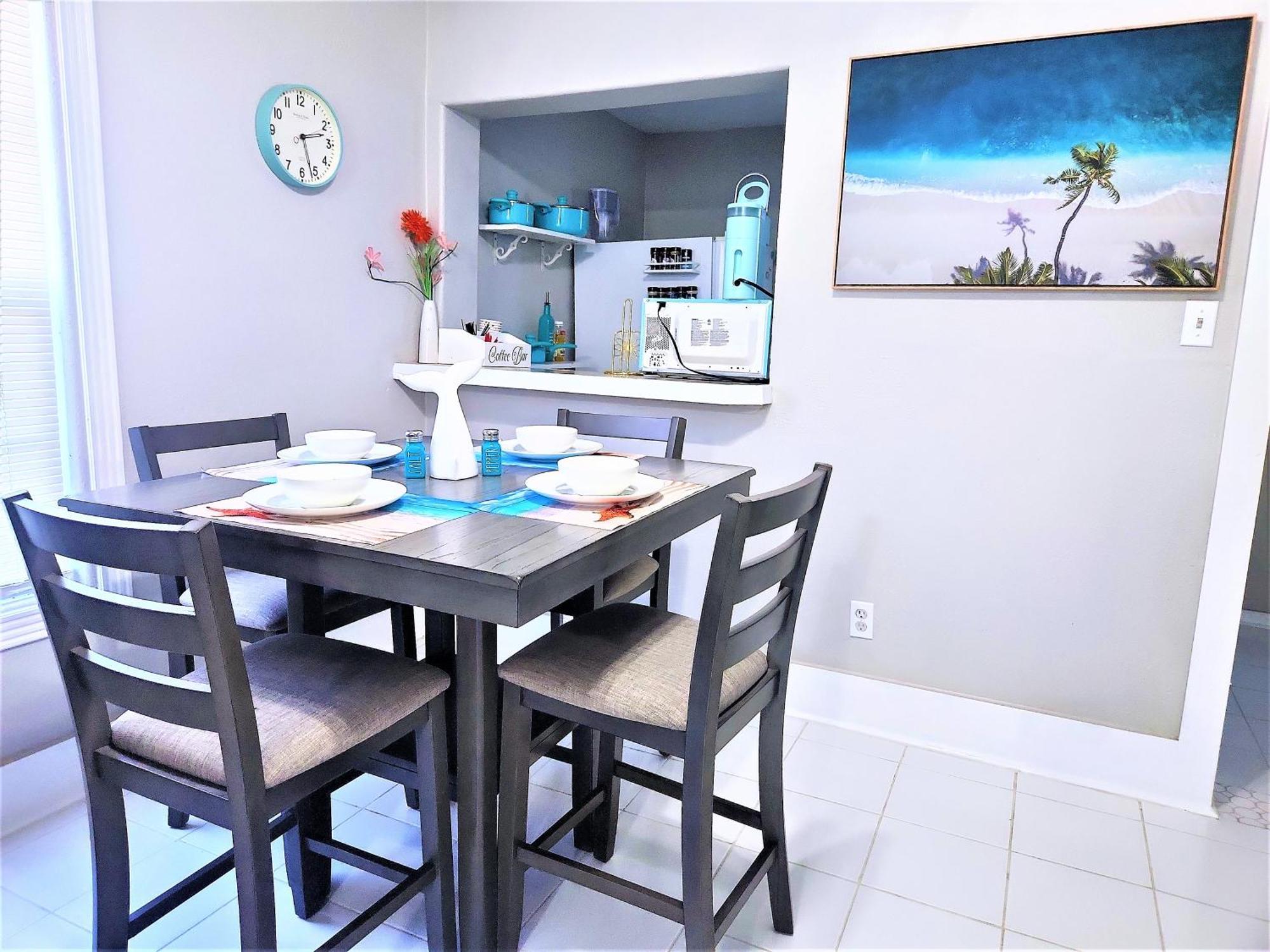 Casaazul-2605A-Couples Retreat By Beach & Pleasure Pier 1 Block Away- 2Bed 2Bath- 7 Minutes To Cruise Terminal 갤버스턴 외부 사진
