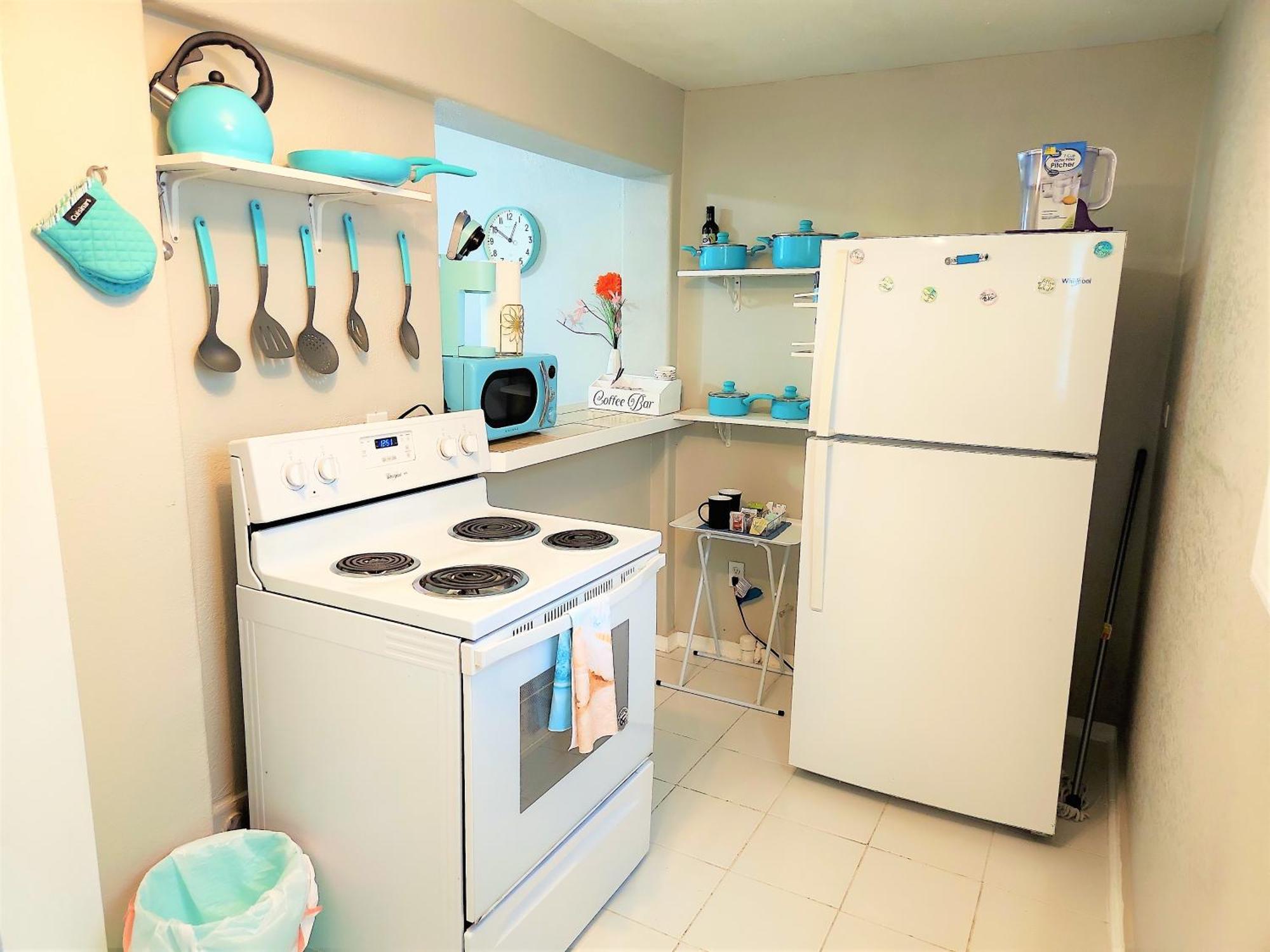 Casaazul-2605A-Couples Retreat By Beach & Pleasure Pier 1 Block Away- 2Bed 2Bath- 7 Minutes To Cruise Terminal 갤버스턴 외부 사진